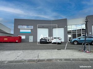 Local industriel 266 m²