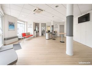 Local commercial 190 m² Billère