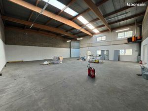 Local d'activité 654 m²