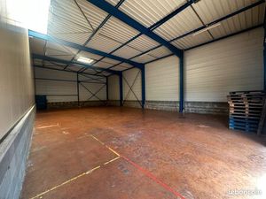 Local d'activités - 260m2 - Fleurieu sur saone