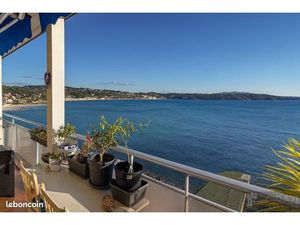 Magnifique appartement T4 à Bandol -- Vue mer panoramique  cadre d'exception