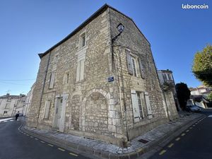 Immeuble 352 m² Saintes