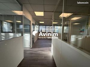 Bureaux 450 m² Le Mesnil-Amelot