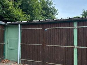 Vends un garage et sa remise