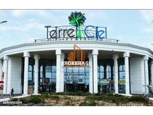 Local commercial 620 m²