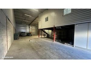 Local bureaux 375 m²