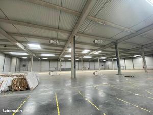 Local bureaux 4 370 m²