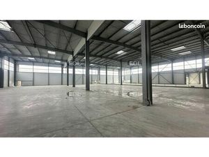 Local bureaux 3 428 m²