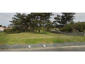 Terrain 1090m2 constructible  accès plage 5min à pied