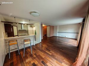 Apparemment 95m2 proche gare