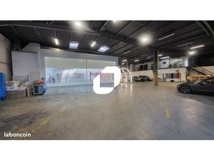 Local industriel 1 886 m²