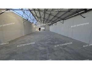 Local d'activité 300 m²
