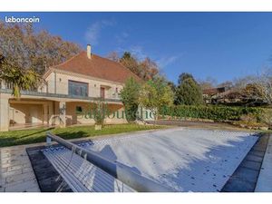 Propriété 7 pièces 156 m²