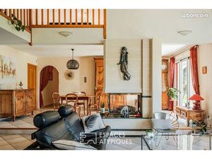 Propriété 8 pièces 238 m²