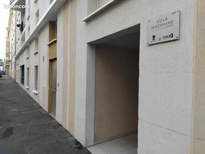 1 place de parking sécurisée non innondable