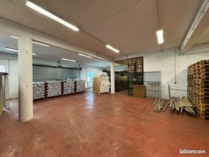 Local commercial 330 m² ALBI