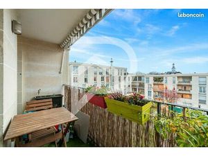 7 mns gare à pieds Appartement Chatou 3 pièces 82 m2 avec balcon