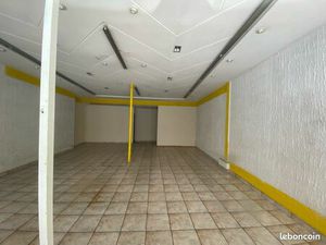 Local commercial rue passante