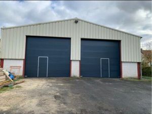 Grand entrepôt/ garage/ dépôt/ stockage