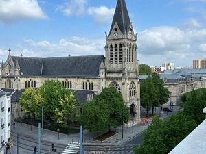 Boutique 400 m² ST DENIS