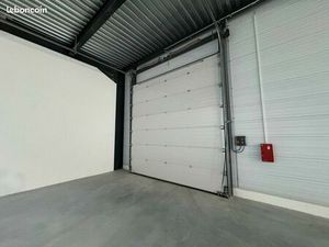 Local d'activité 690 m²