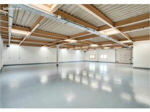 Local d'activité 420 m²