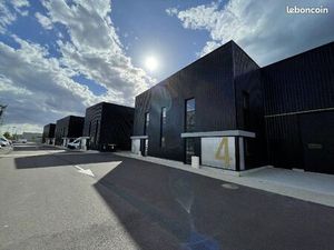 Local pépinière 317 m²