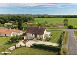 ? Maison rénovée 7 pièces / 2 SDB + Cuisine équipé + Véranda + Sous-sol/Garage (+ Hangar a