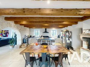Propriété 8 pièces 234 m²