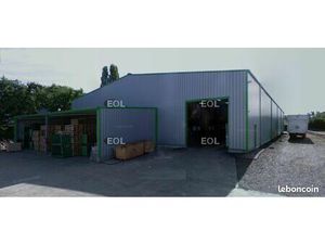 Local industriel 1 800 m²