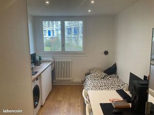 Petit studio meublé refait à neuf