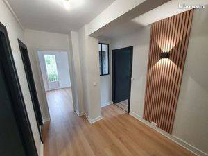 T2 lumineux dans résidence avec Ascenseur.■Hall avec Placard■Wc séparé ■Salle d'eau■Chambr