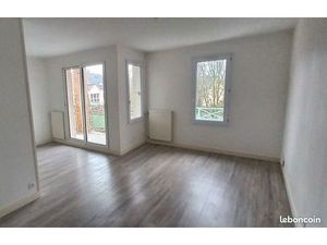 À LOUER - T3 lumineux 63 m² calme avec box fermé  centre Chantepie (Mairie)