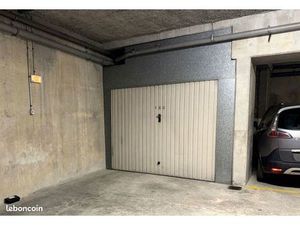 Box fermé & sécurisé - 13m2