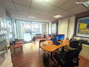 Local commercial Fougères