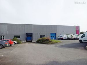 Local 5014 m² Saint-Étienne-en-Coglès