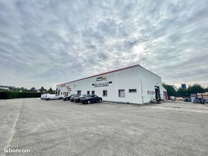 Local d'activité 1 126 m²