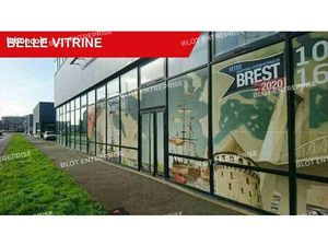 Local bureaux 300 m²