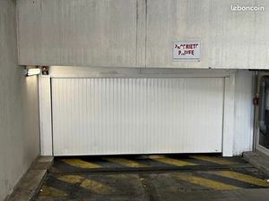 Garage double à louer