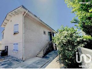 Maison divisée en 2 appartements 4 pièces