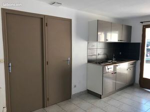 Loue maisonnette + garage