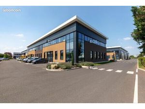 Local bureaux 797 m²