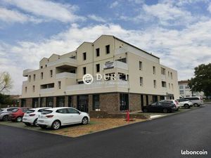 Local 103 m² Saint-Philbert-de-Bouaine