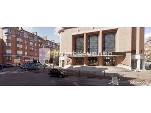 Commerce habillement/textile 40 m²