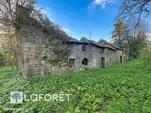 Longère 2 pièces 130 m²