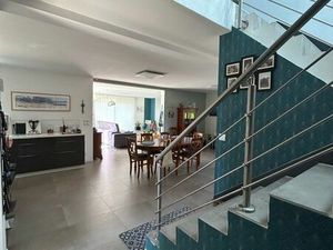 Maison récente avec sous sol complet