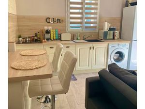 Studio coquet neuf  1 chambre  jardinet