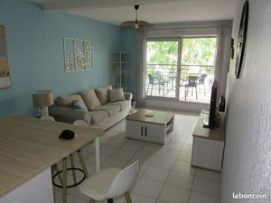 T3 meublé rénové secteur Arènes avec parking