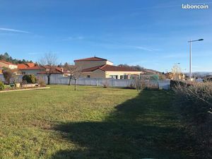 Vends terrain constructible 1050 m²