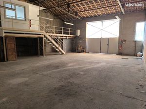 Entrepôt stockage idéal artisan